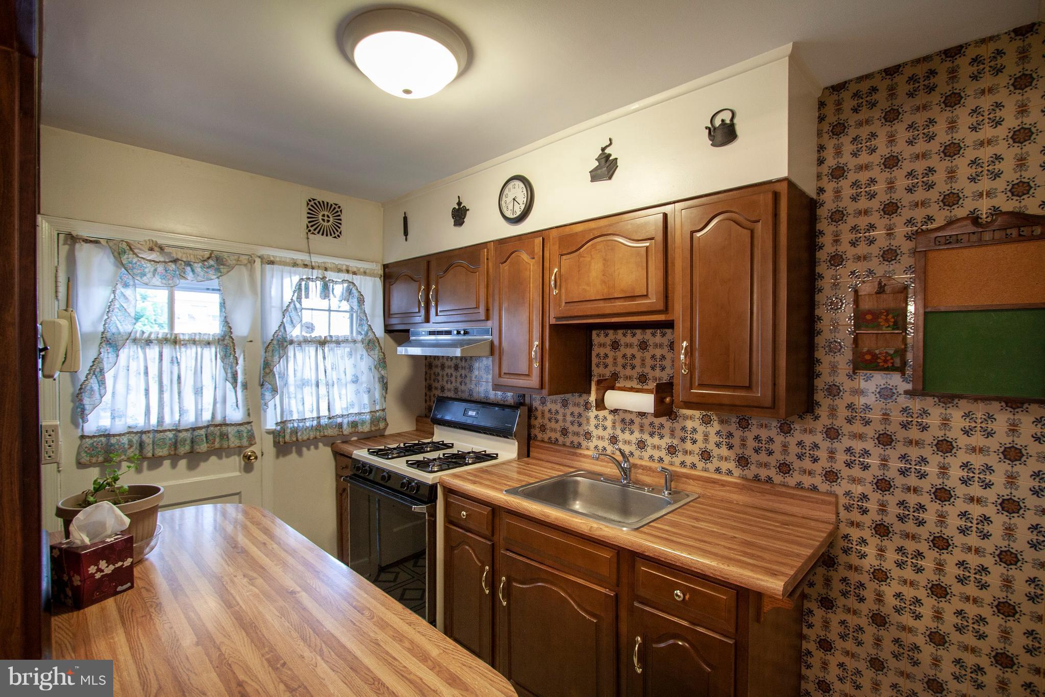2811 Plainfield Road Baltimore, MD 21222 - Photo 7 of 24 Kitchen