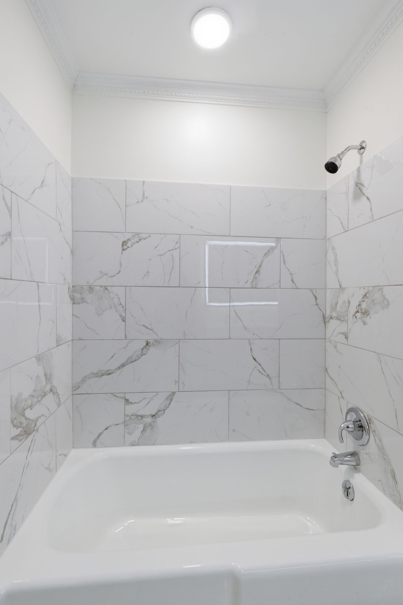 213 Rising Sun Lane Old Hickory, TN 37138 - Photo 19 of 37 a bathroom with a bathtub