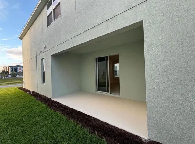a view of an entrance of the house