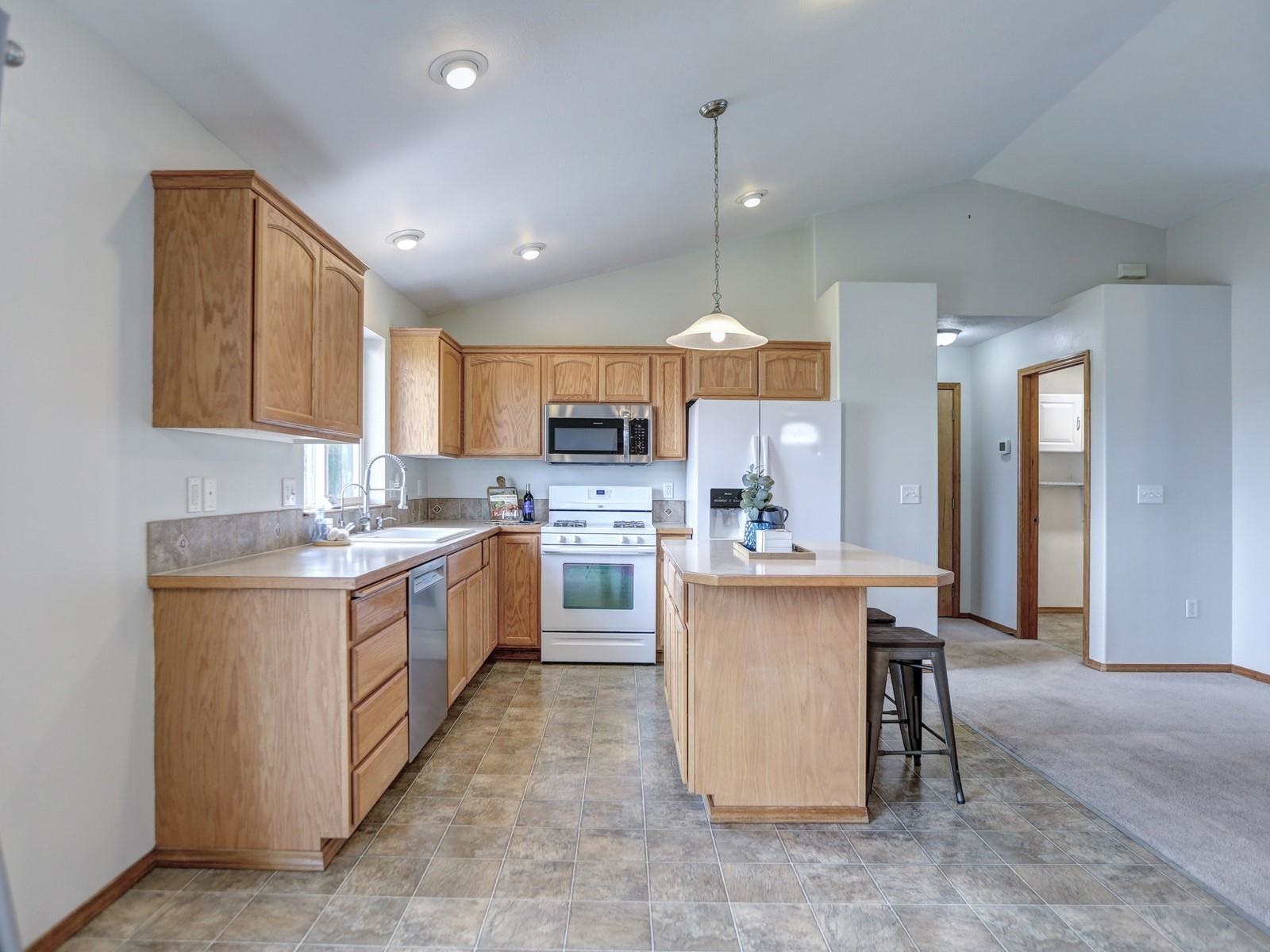 1107 South Moen Road Greenacres, WA 99016 - Photo 11 of 44