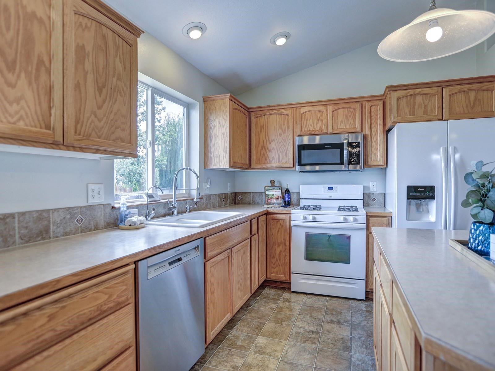 1107 South Moen Road Greenacres, WA 99016 - Photo 12 of 44