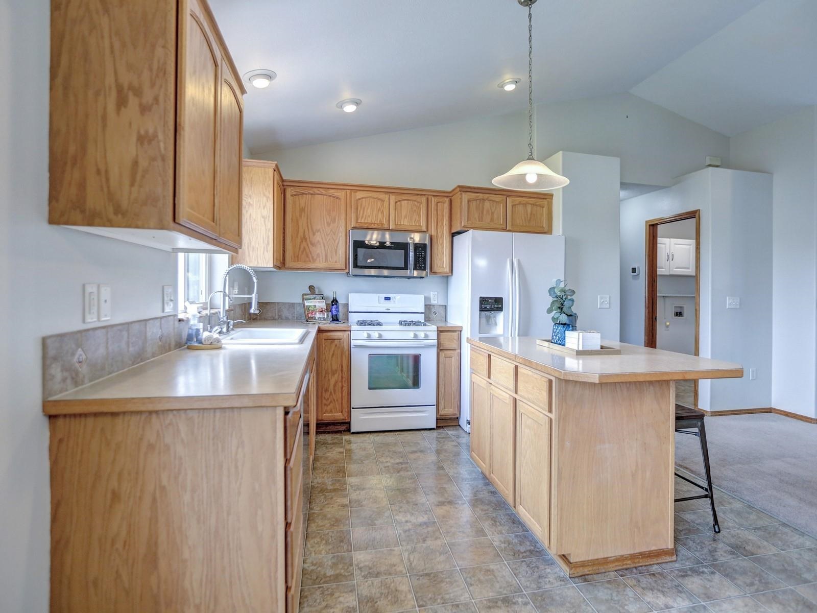 1107 South Moen Road Greenacres, WA 99016 - Photo 13 of 44