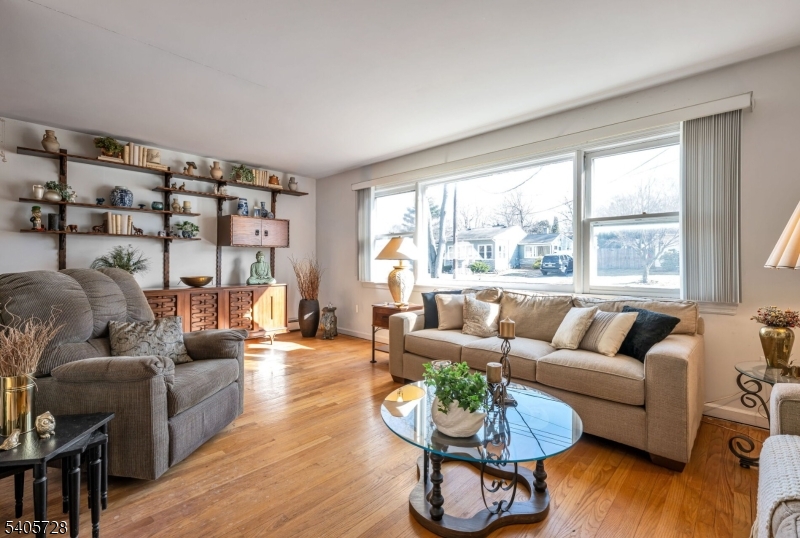 517 Vail Road Landing, NJ 07850 - Photo 5 of 30