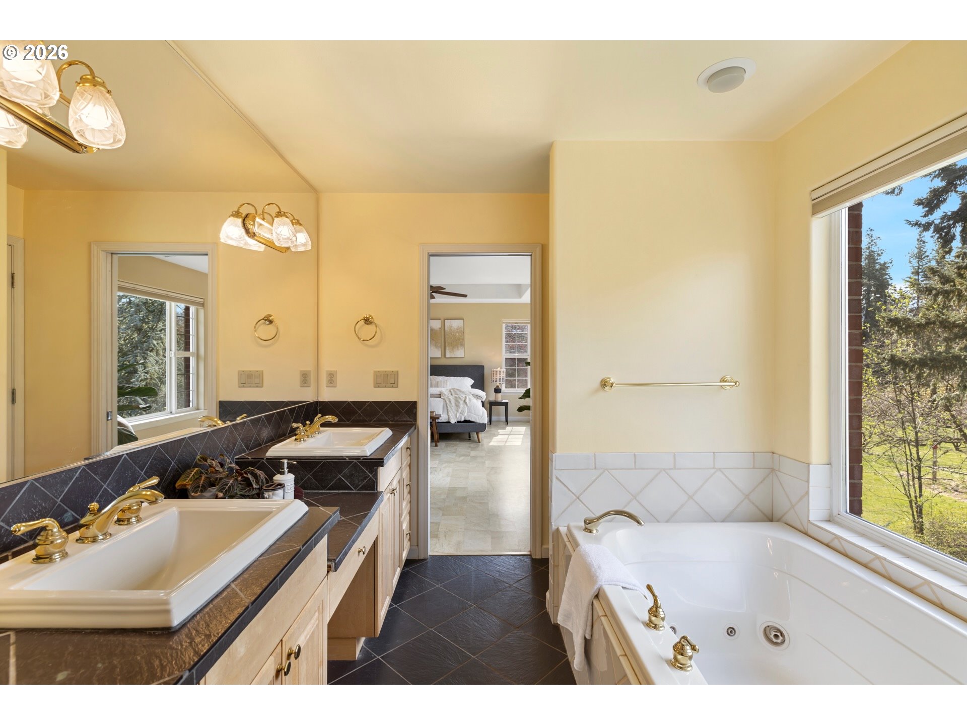 4050 Sylvester Drive Hood River, OR 97031 - Photo 27 of 48