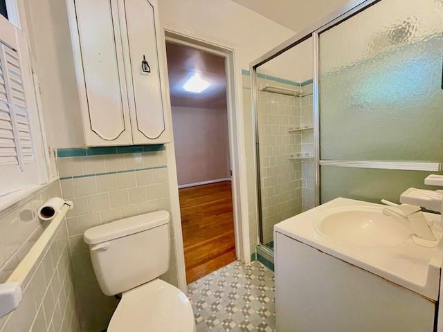 2396 Lavista Road Northeast Atlanta, GA 30329 - Photo 17 of 28 a bathroom with a sink a toilet and shower