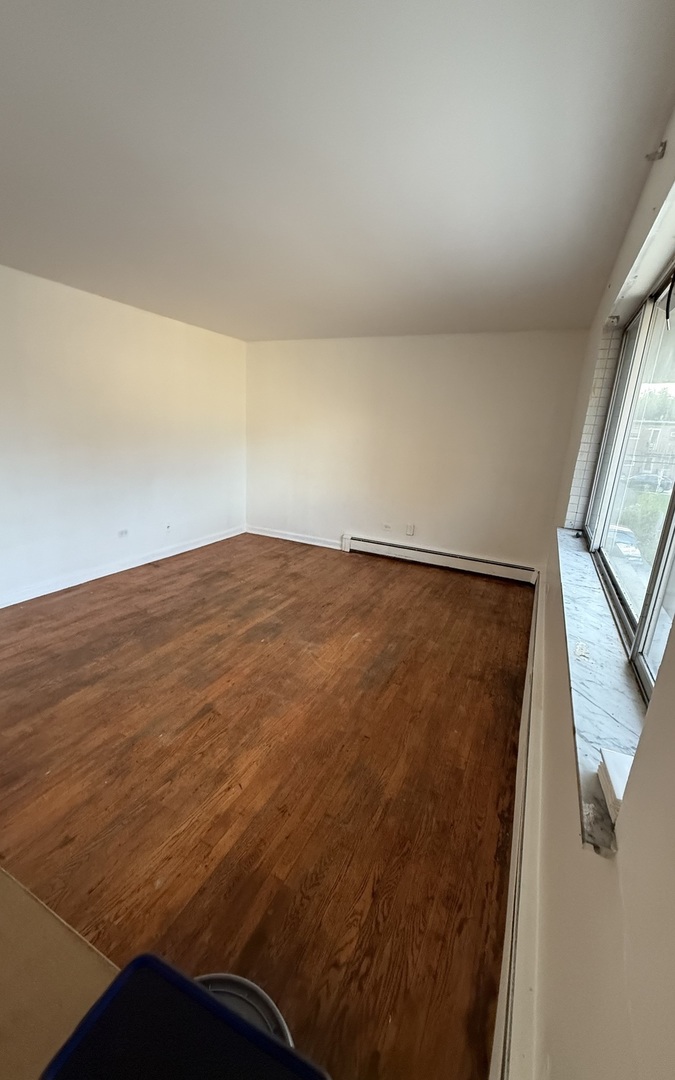 558 North Ardmore Avenue, Unit 2W Villa Park, IL 60181 - Photo 3 of 7 a view of balcony