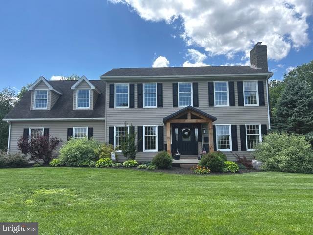 16621 Lappans Road Williamsport, MD 21795 - Photo 4 of 79 a front view of a house with garden