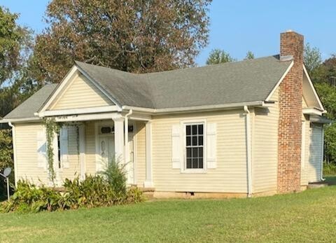 972 Fall River Road Goodspring, TN 38460 - Photo 2 of 31 a view of a house with a yard