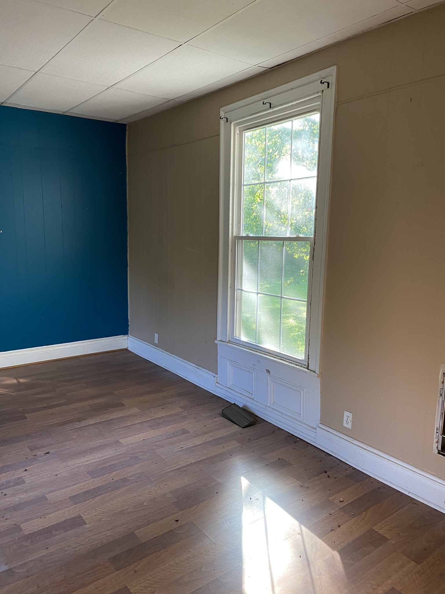972 Fall River Road Goodspring, TN 38460 - Photo 24 of 31 a view of empty room with wooden floor and fan