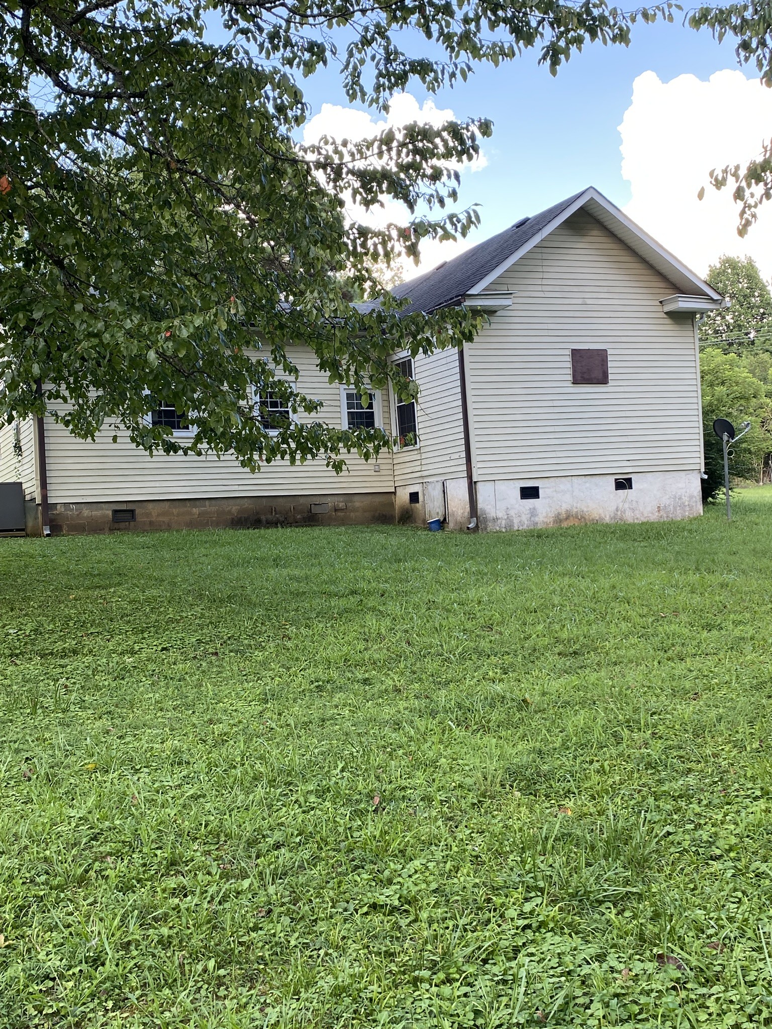 972 Fall River Road Goodspring, TN 38460 - Photo 6 of 31 a view of a house with a yard