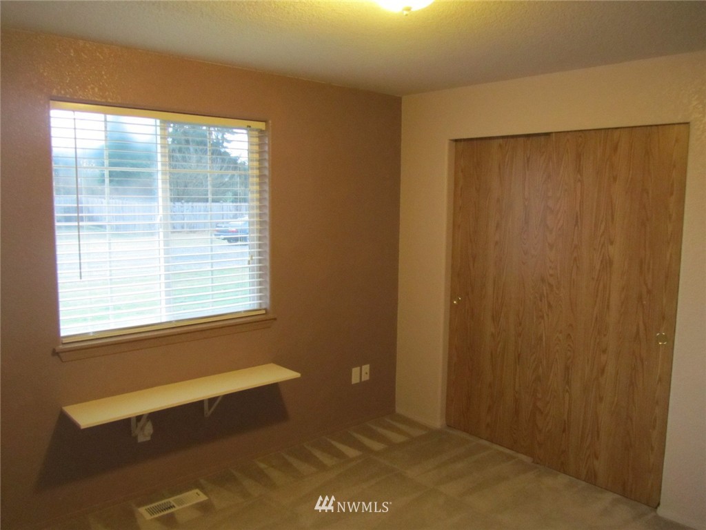 9448 181st Way Southwest Rochester, WA 98579 - Photo 4 of 11