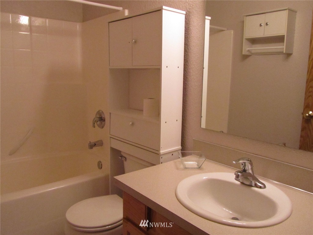 9448 181st Way Southwest Rochester, WA 98579 - Photo 5 of 11