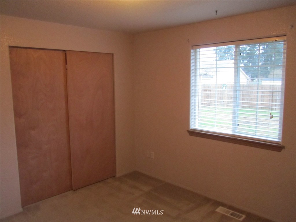 9448 181st Way Southwest Rochester, WA 98579 - Photo 6 of 11