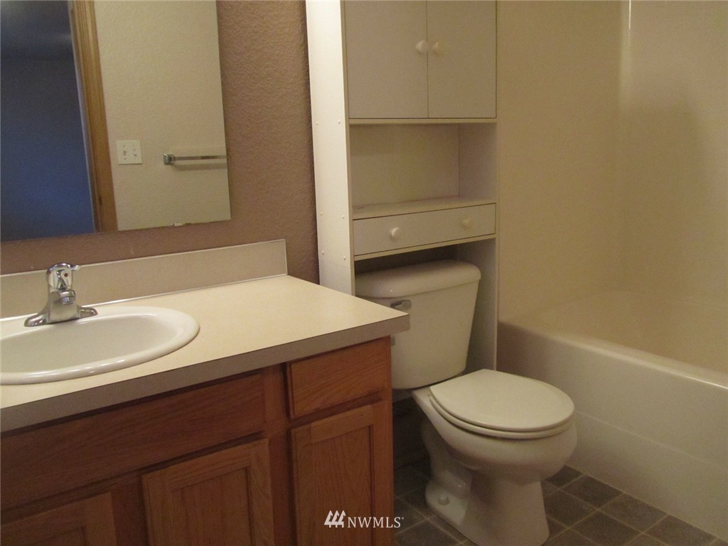 9448 181st Way Southwest Rochester, WA 98579 - Photo 7 of 11