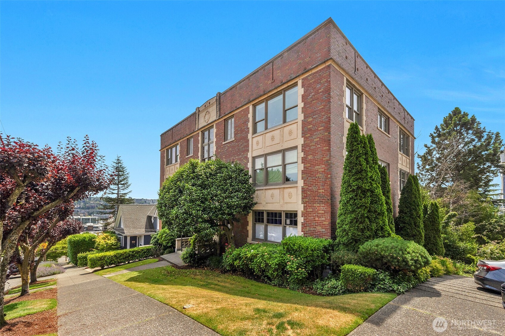 405 Prospect Street, Unit 102 Seattle, WA 98109 - Photo 34 of 40