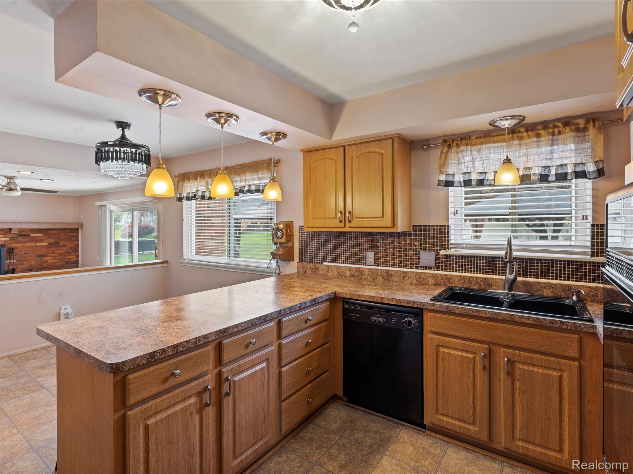 21070 Harvard Road Southfield, MI 48076 - Photo 13 of 30
