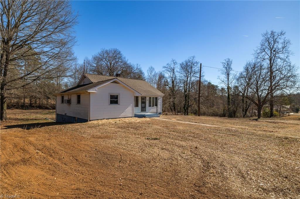 1228 Weaver Road Lexington, NC 27295 - Photo 2 of 35 Gallery Image 2