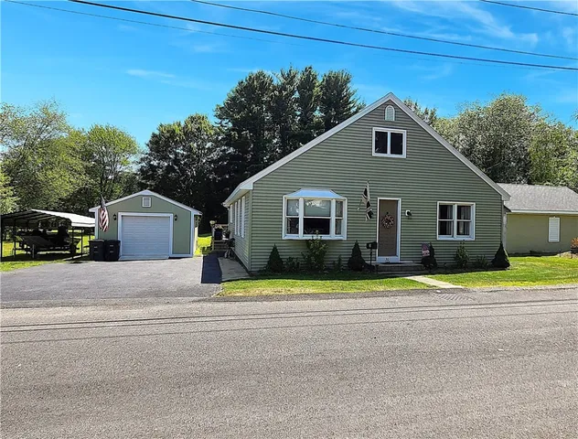 $515,000 | 30 Twin Lakes Avenue, Coventry, RI 02816
