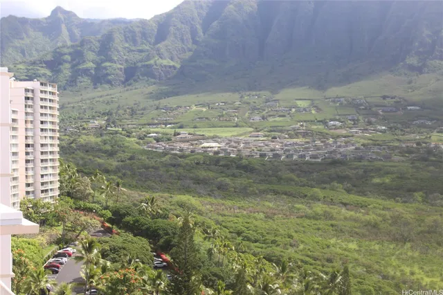 a view of lot of trees and buildings