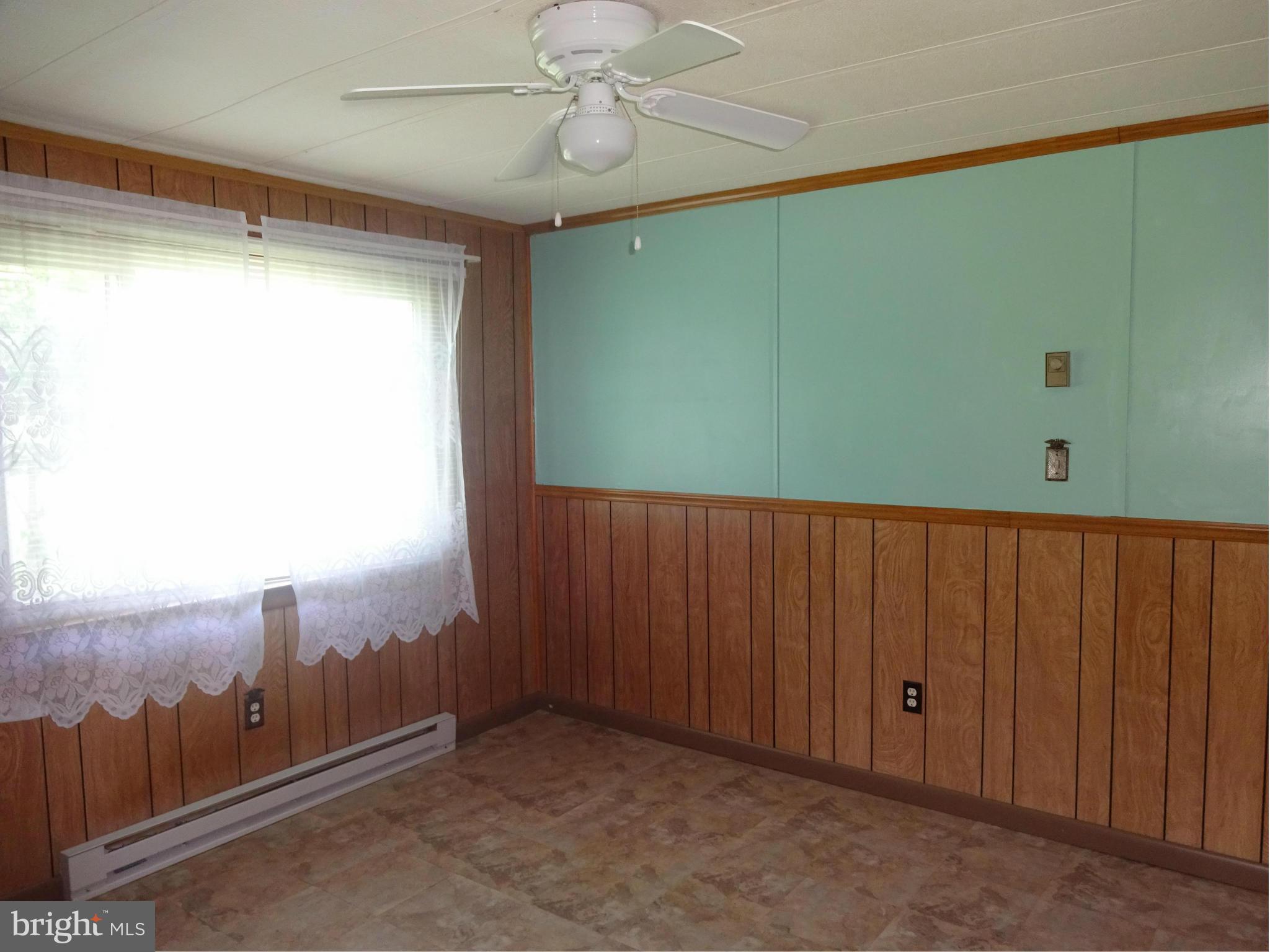 305 Commerce Street Hurlock, MD 21643 - Photo 7 of 11 Den
