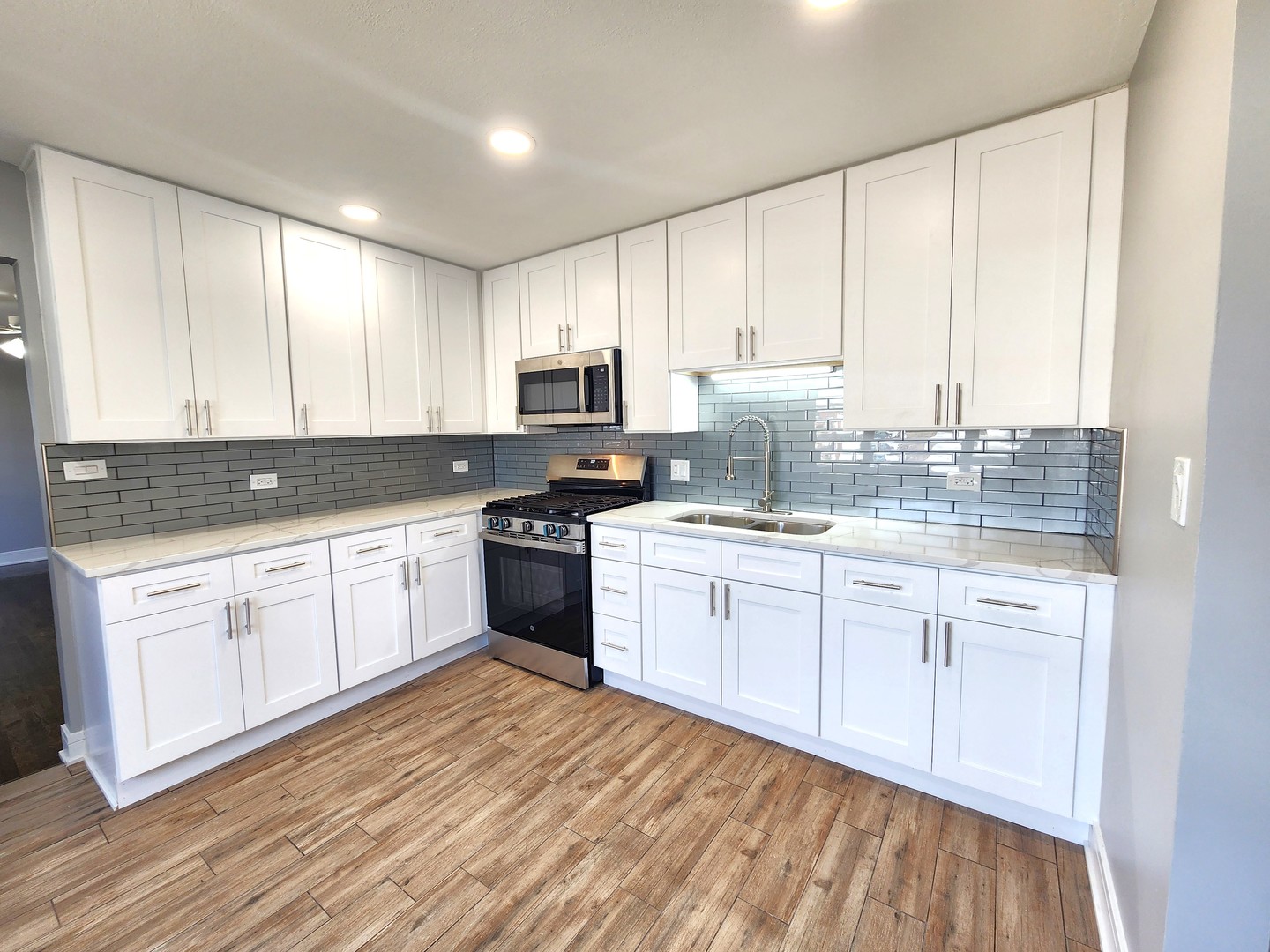 719 Terry Road Glendale Heights, IL 60139 - Photo 3 of 19 Gallery Image 3