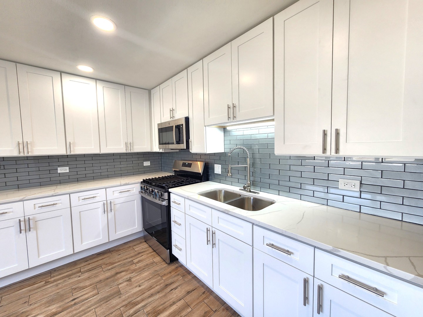 719 Terry Road Glendale Heights, IL 60139 - Photo 4 of 19 Gallery Image 4