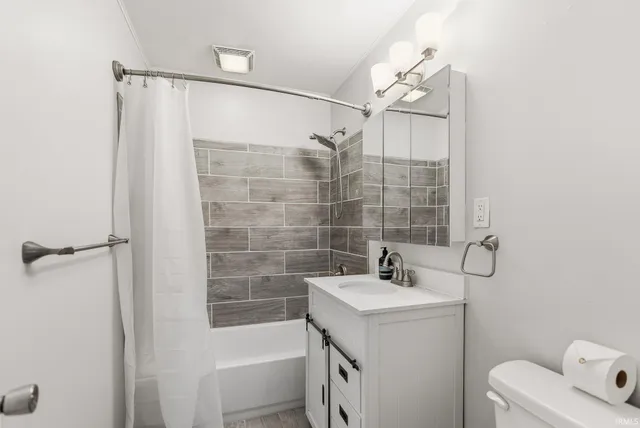 $137,500 | 2626 Kenwood Avenue, Fort Wayne, IN 46805