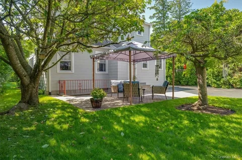 $989,000 | 367 Old Mamaroneck Road, White Plains, NY 10605