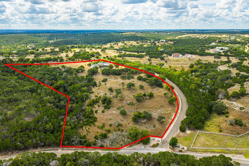 101 Crestline Kerrville, TX 78028 - Photo 5 of 47 a view of a outdoor space