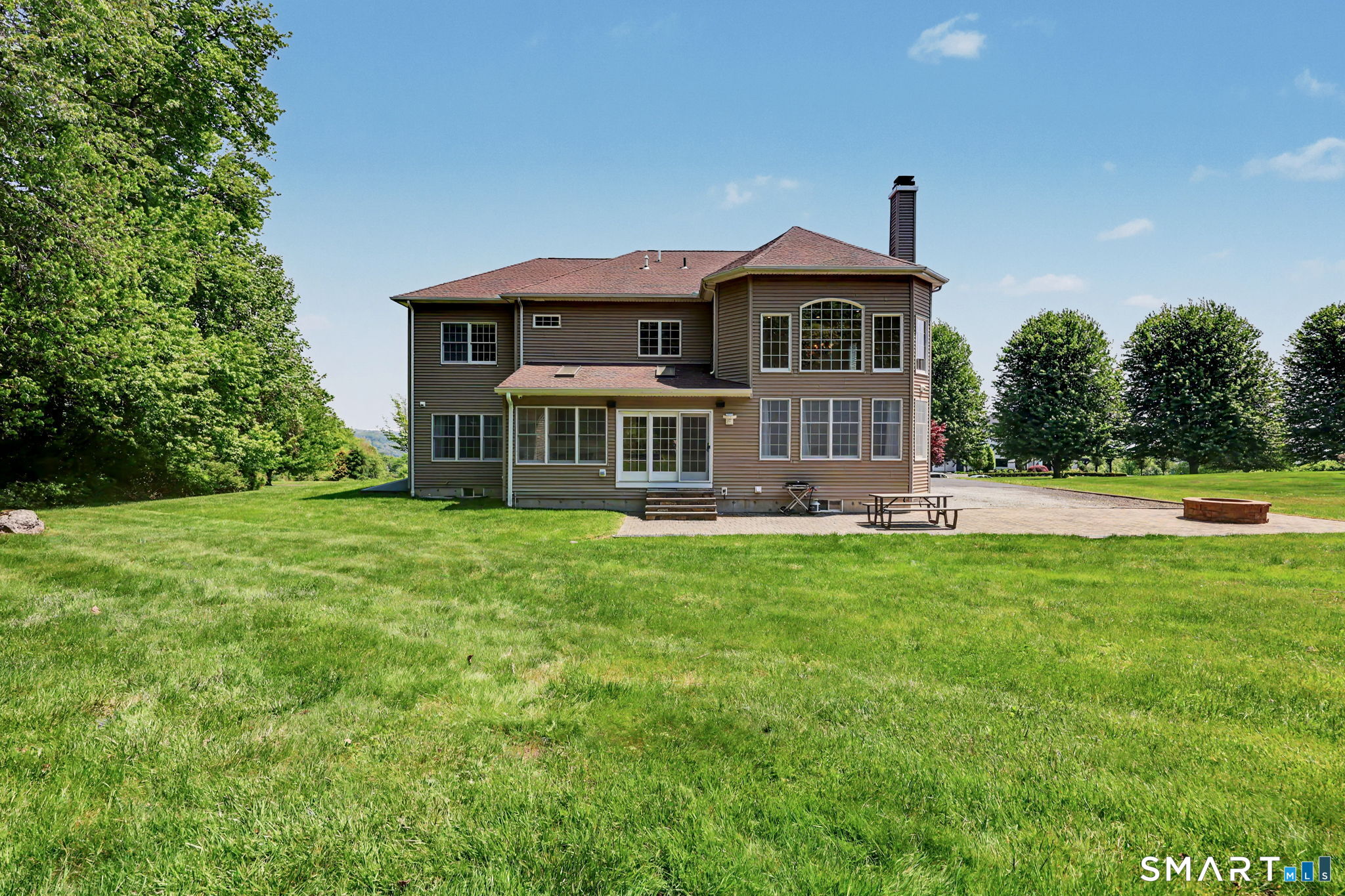 60 Wabuda Place Shelton, CT 06484 - Photo 5 of 40