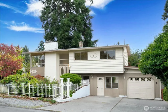 $915,000 | 16515 Linden Avenue North, Shoreline, WA 98133