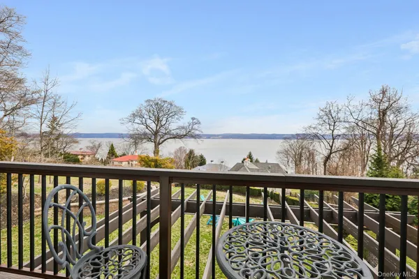 $2,195,000 | 2 Tompkins Court, Nyack, NY 10960
