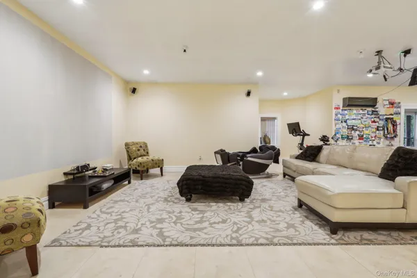 $2,195,000 | 2 Tompkins Court, Nyack, NY 10960