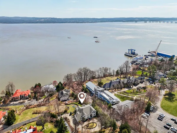 $2,195,000 | 2 Tompkins Court, Nyack, NY 10960