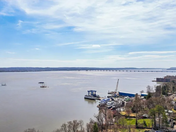 $2,195,000 | 2 Tompkins Court, Nyack, NY 10960