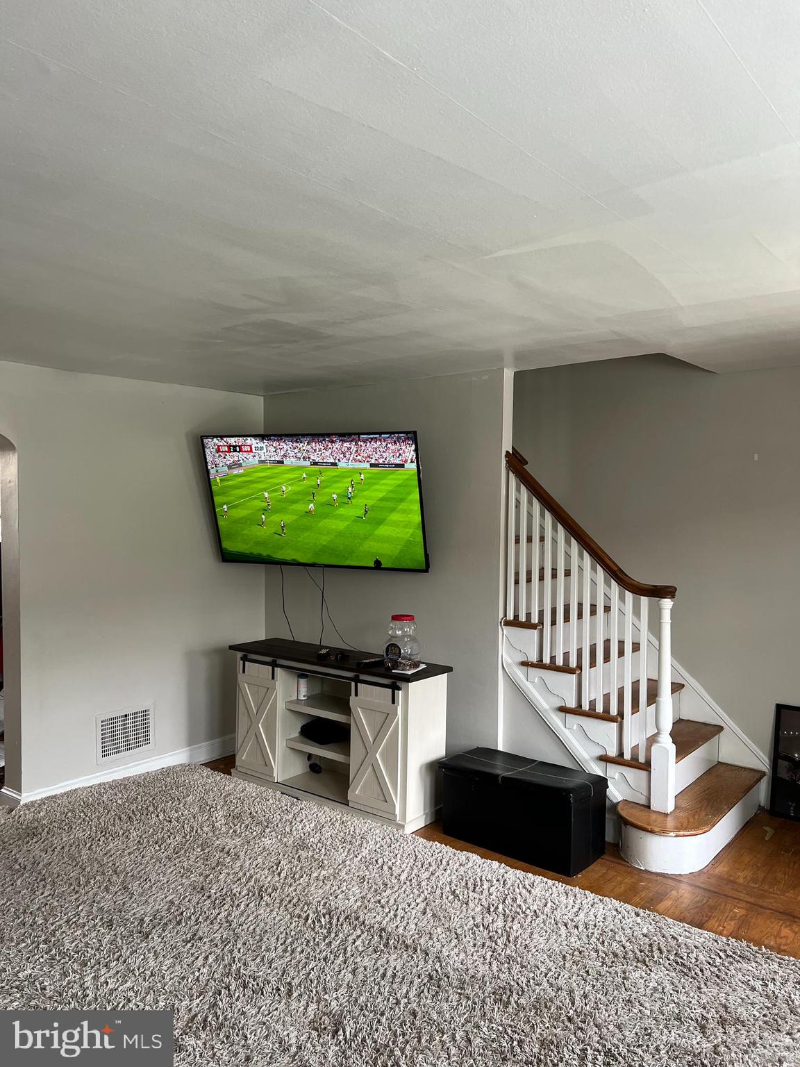 6014 Reach Street Philadelphia, PA 19111 - Photo 3 of 27