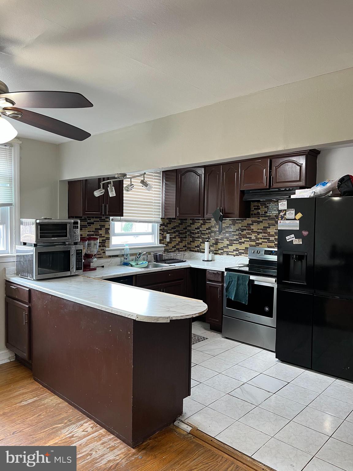 6014 Reach Street Philadelphia, PA 19111 - Photo 5 of 27