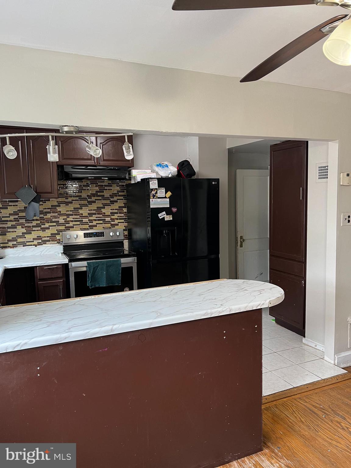 6014 Reach Street Philadelphia, PA 19111 - Photo 7 of 27