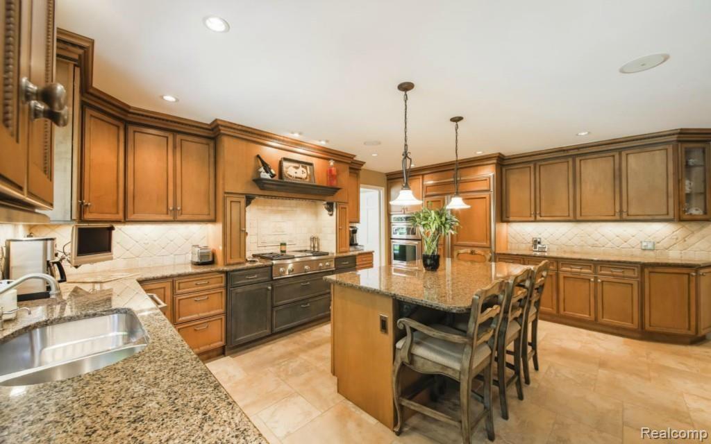240 Touraine Road Grosse Pointe Farms, MI 48236 - Photo 16 of 50