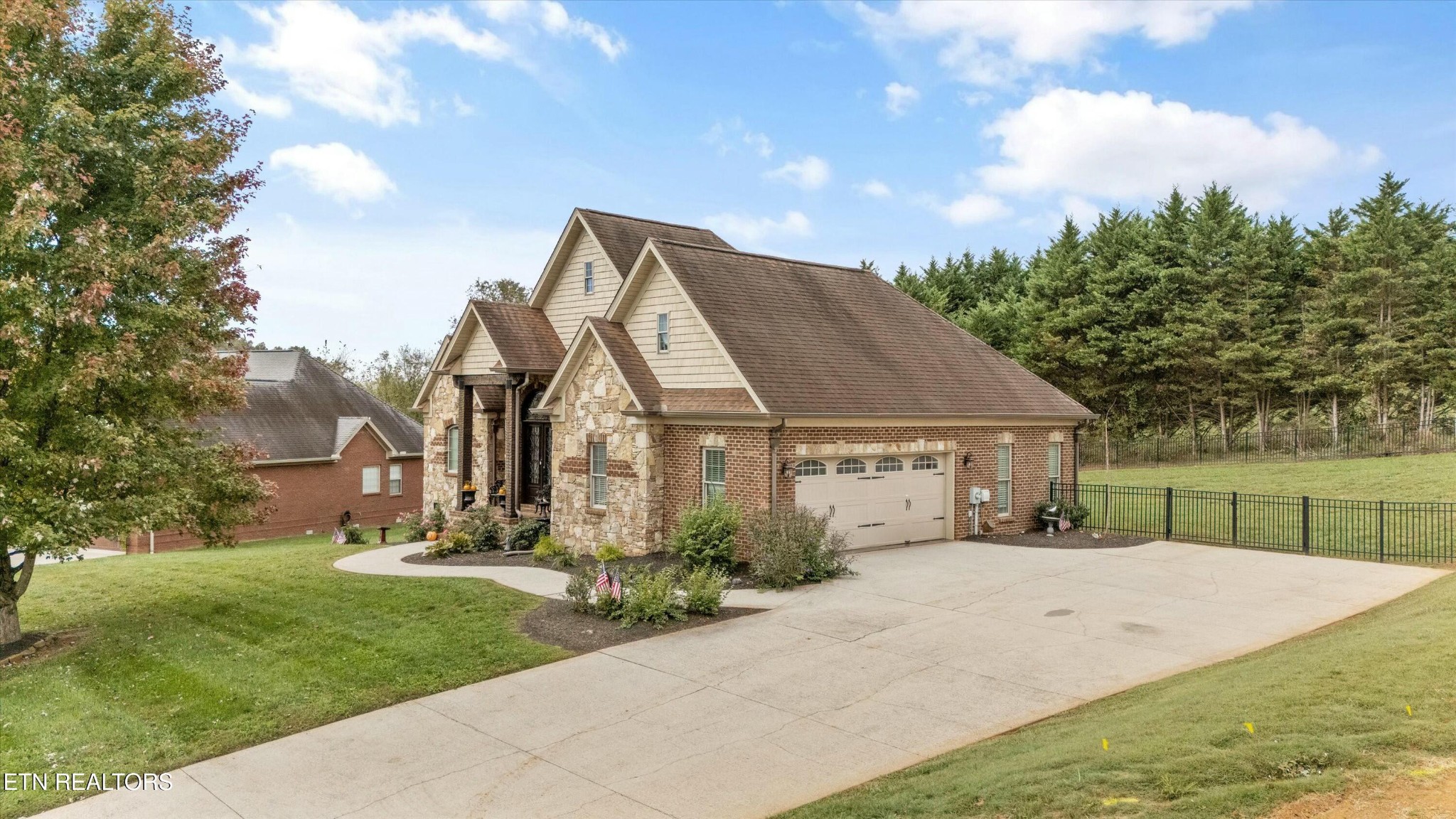 1410 Rippling Waters Circle Sevierville, TN 37876 - Photo 5 of 44 Gallery Image 5