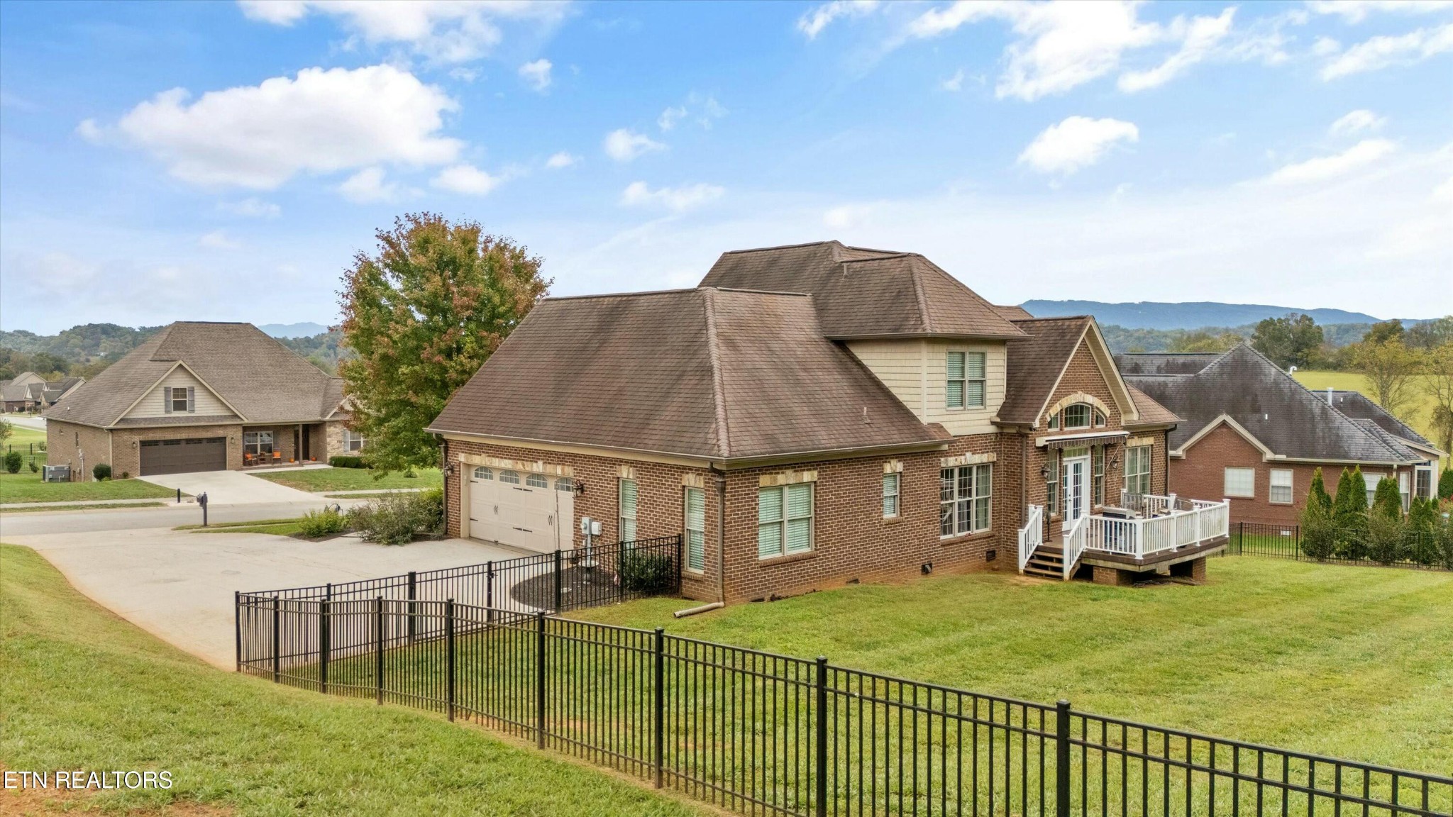 1410 Rippling Waters Circle Sevierville, TN 37876 - Photo 10 of 44 Gallery Image 10