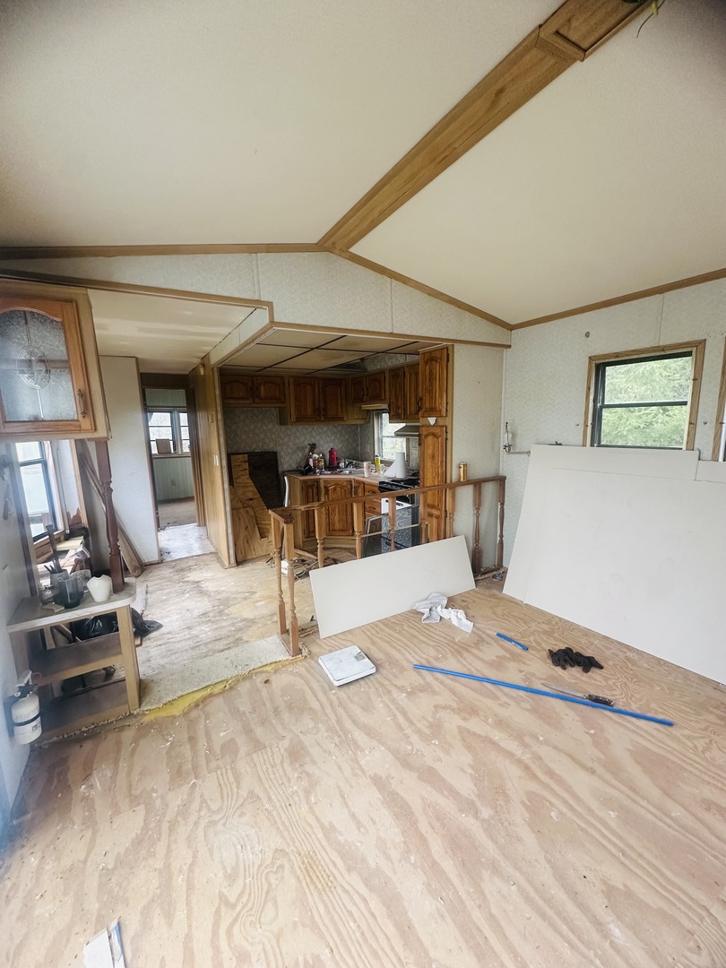 12 Hole In The Wall Road Wilmington, IL 60481 - Photo 6 of 29 Gallery Image 6