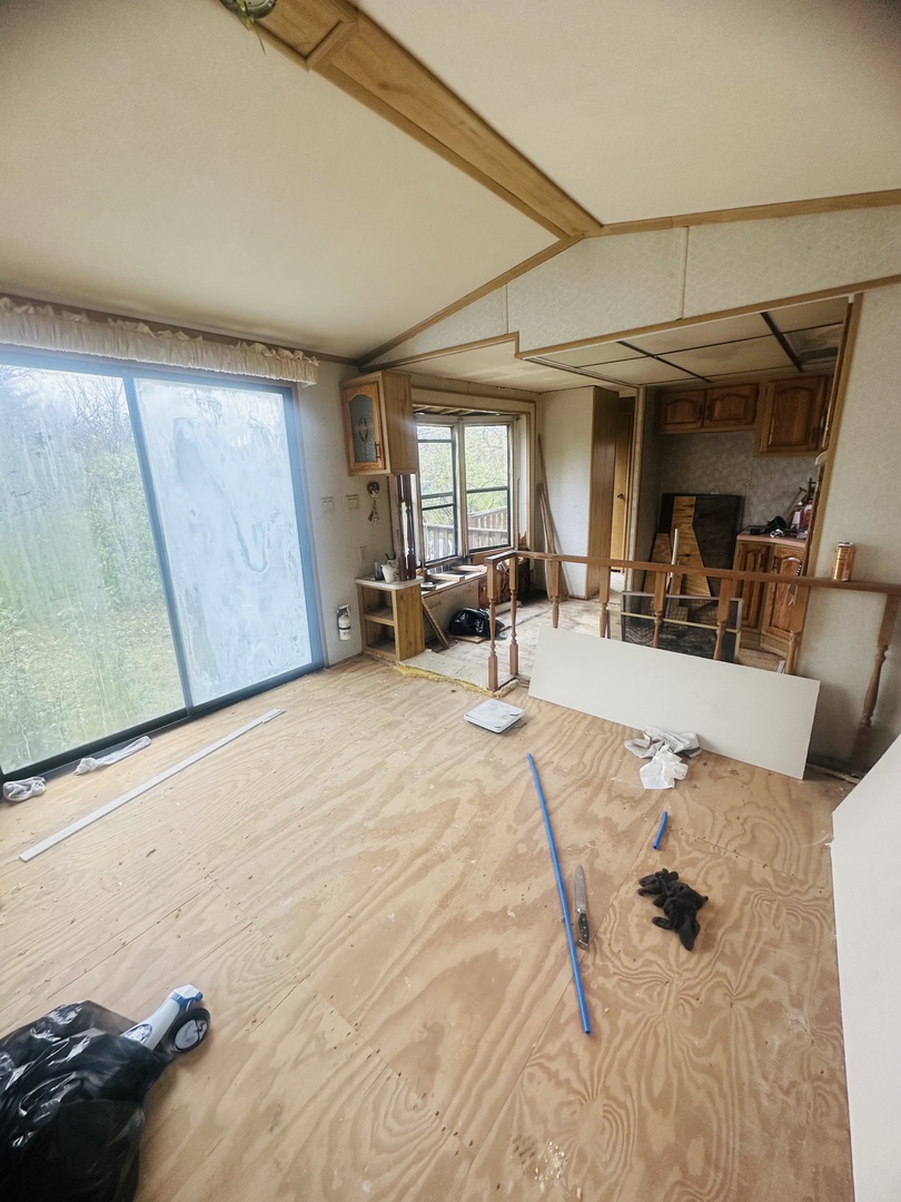 12 Hole In The Wall Road Wilmington, IL 60481 - Photo 7 of 29 Gallery Image 7