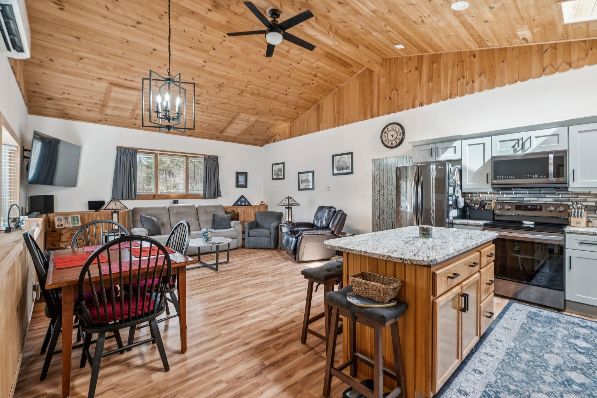 13 Maple Street Springfield, VT 05150 - Photo 5 of 32