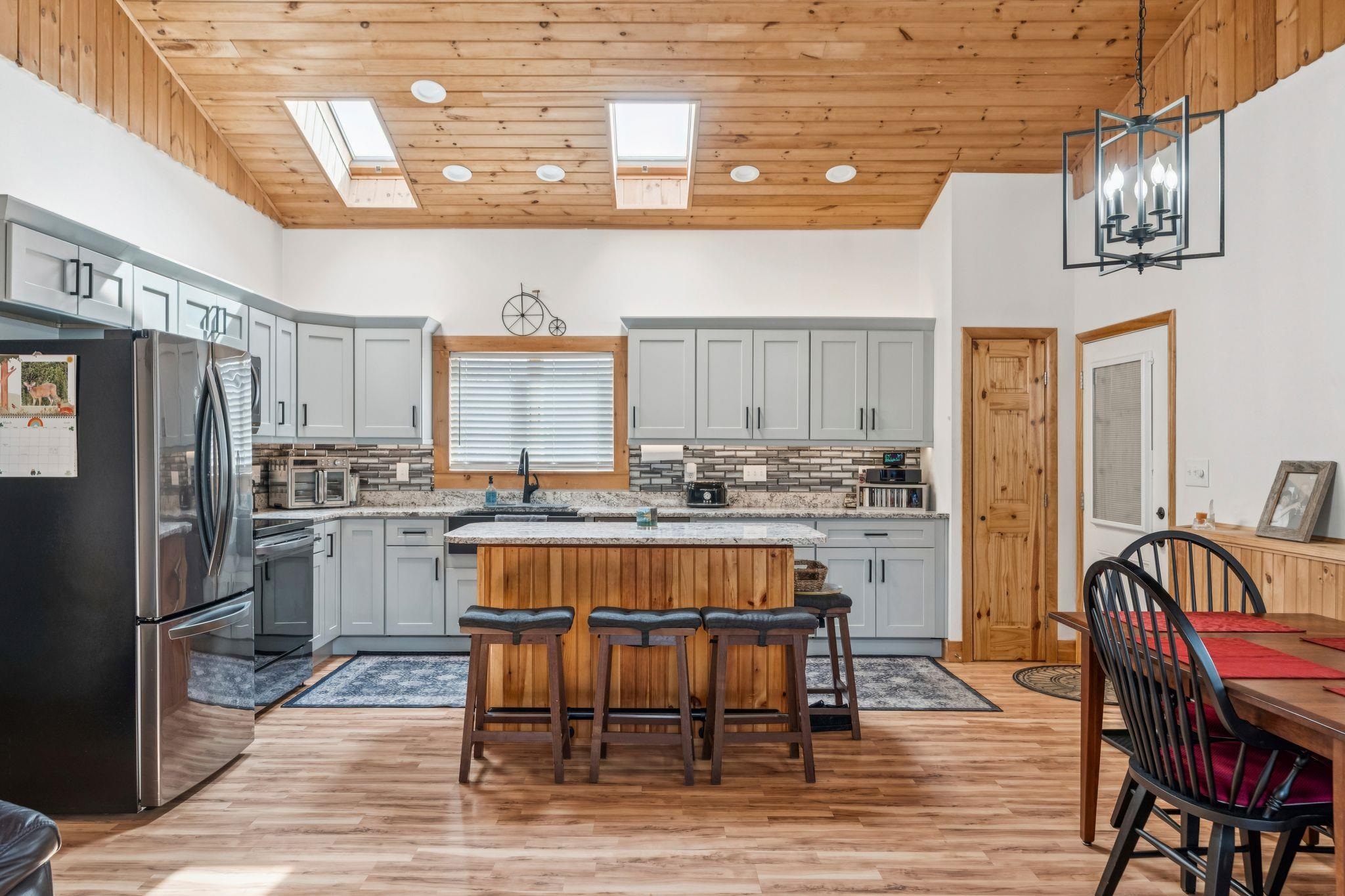 13 Maple Street Springfield, VT 05150 - Photo 8 of 32