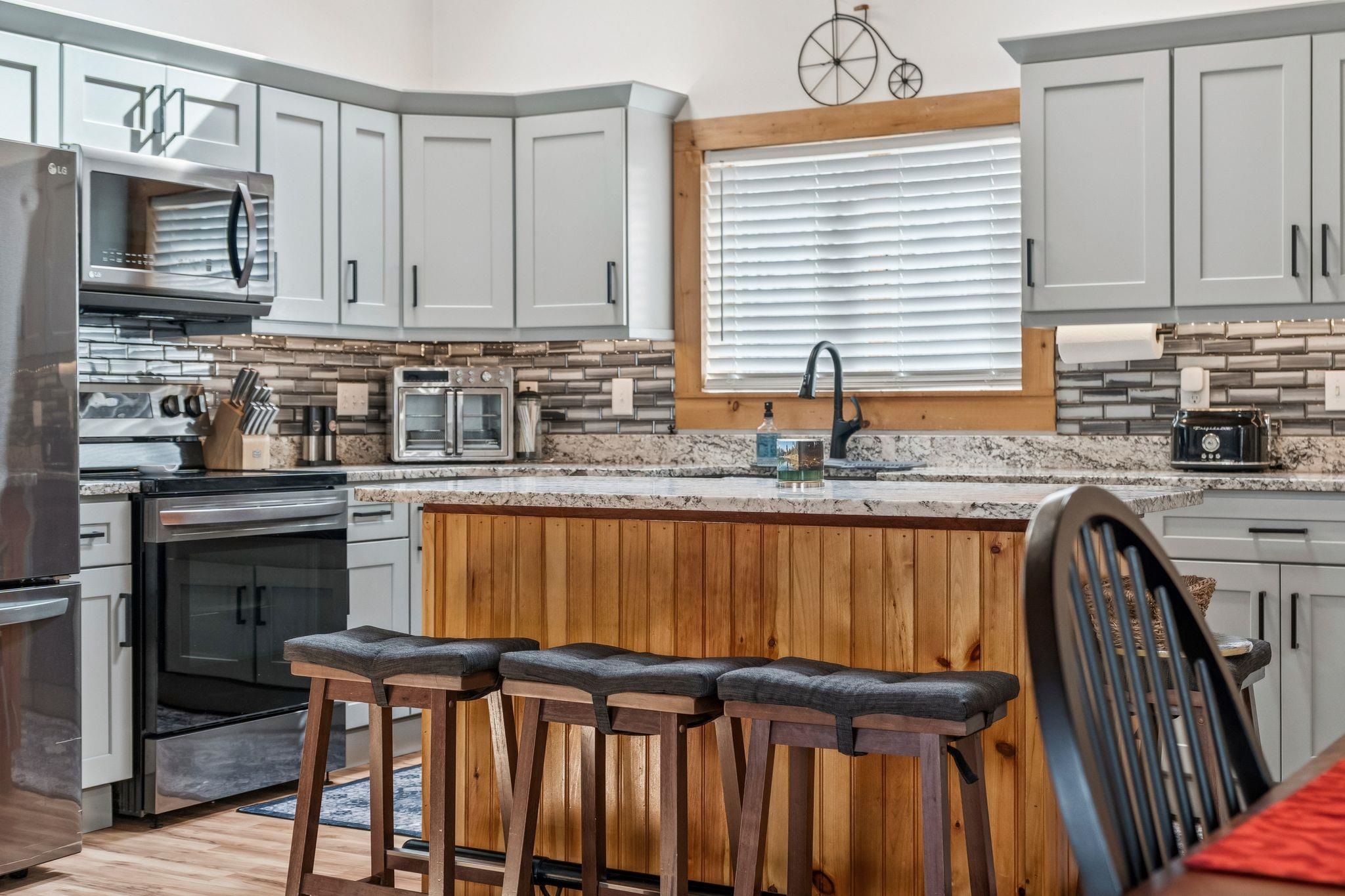 13 Maple Street Springfield, VT 05150 - Photo 10 of 32