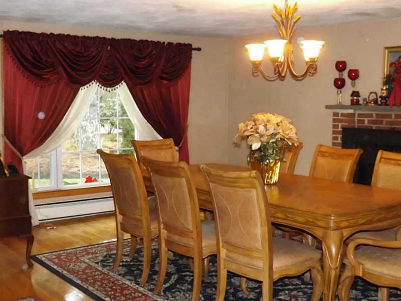 401 Town Farm Road Coventry, RI 02816 - Photo 4 of 24 Dining Area.