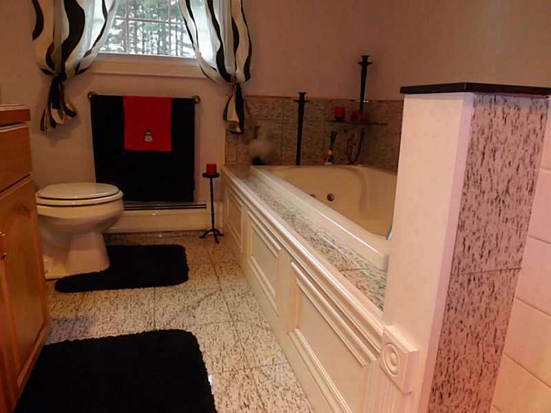 401 Town Farm Road Coventry, RI 02816 - Photo 7 of 24 Bathroom.
