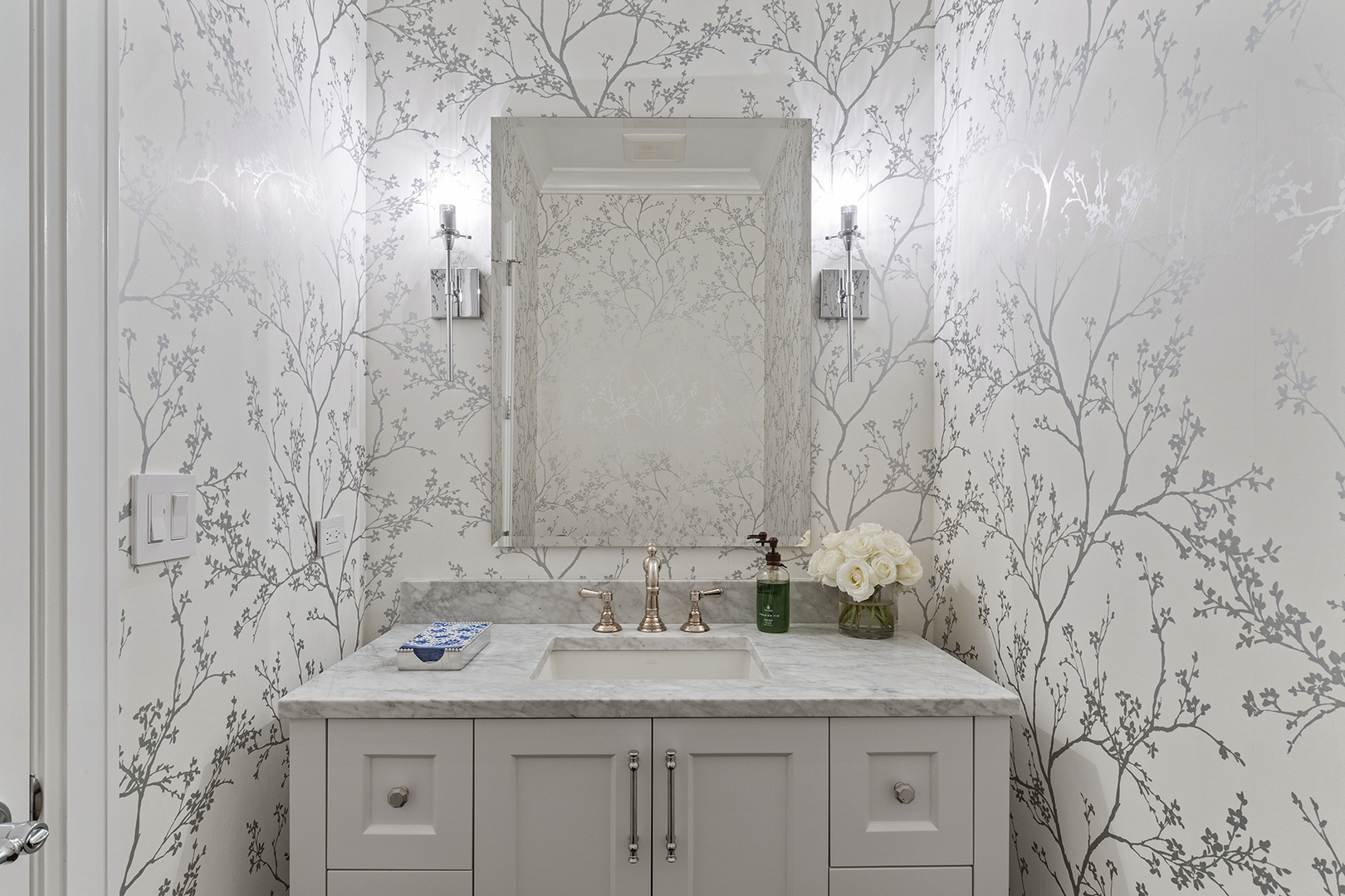 511 Lansdowne Lane Lake Bluff, IL 60044 - Photo 13 of 69 a bathroom with a granite countertop sink and a mirror