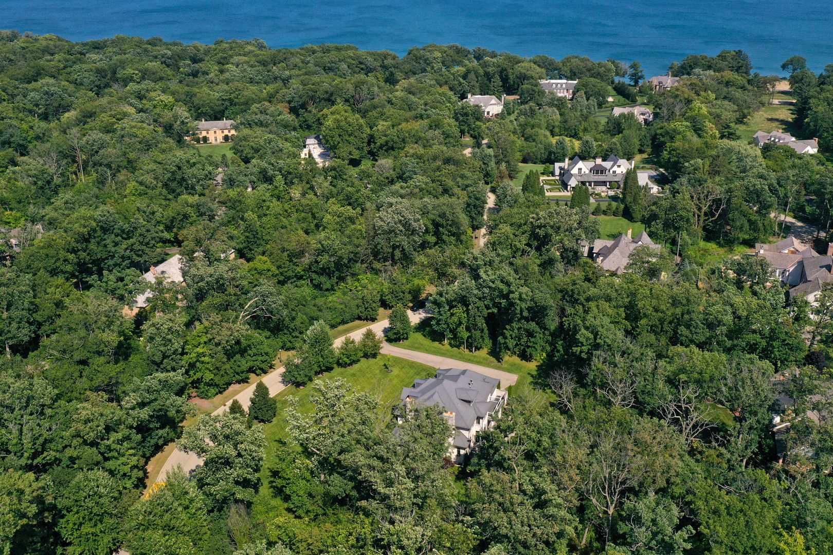 511 Lansdowne Lane Lake Bluff, IL 60044 - Photo 4 of 69 an aerial view of a house with a yard